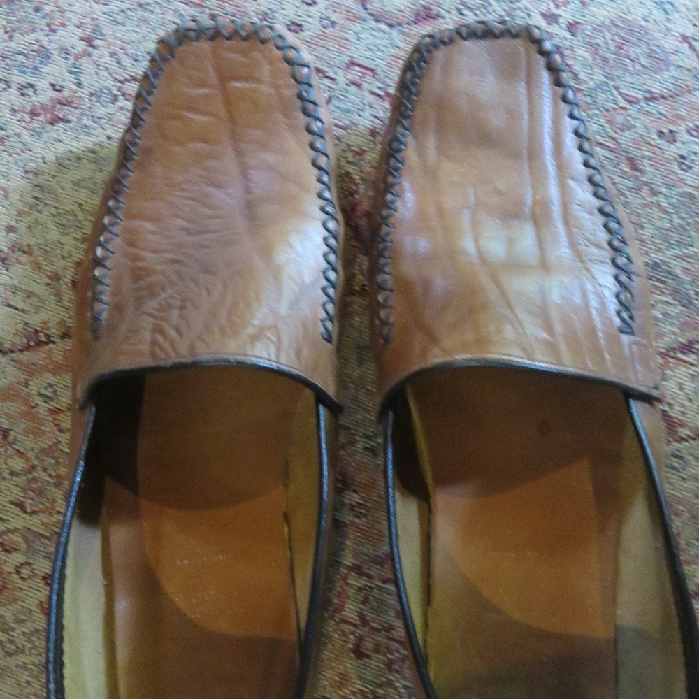 Handmade tan men's leather slippers, EUC, size 10